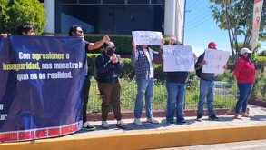 Alumnos del Tec de Tehuacán retoman protestas en caseta de cobro 76: exigen respuesta de autoridades federales