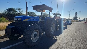 Cientos de campesinos se apostaron en carreteras federales y estatales para  exigir que el precio del maíz se establezca en 6 mil pesos por tonelada.