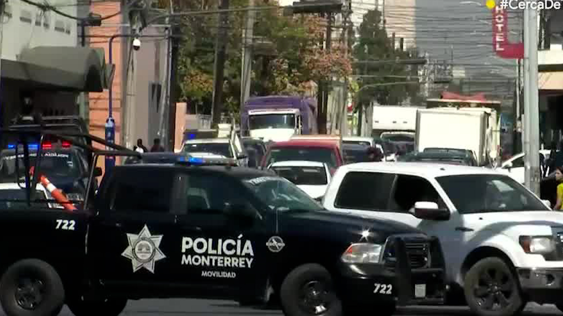 En el centro de Monterrey, autoridades y corporaciones de auxilio revisaron al joven de 33 años de edad, sin embargo, ya no tenía signos vitales.