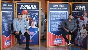 Roberto Saucedo y Óscar Robles, dos de los 7 miembros del Salón de la Fama Clase 2025.