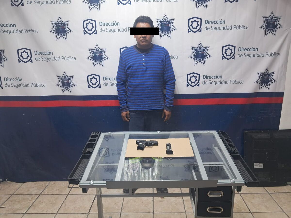 Sujeto identificado como Ricardo 'N' detenido ante el Ministerio Público.