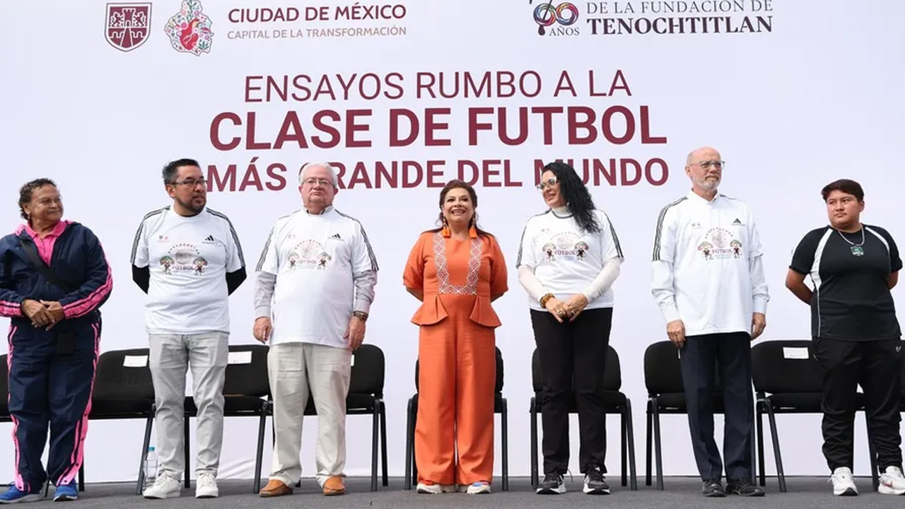 Clara Brugada encabezó el inicio de los ensayos para la magna clase de futbol rumbo al Mundial 2026.