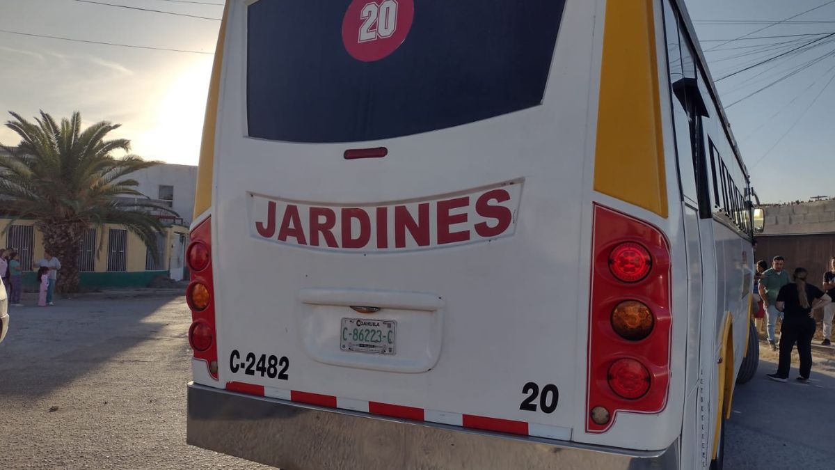 Camión de pasajeros de la ruta Jacarandas de Torreón