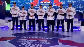 Jorge de la Rosa, Ismael Valdés, Francisco Campos, Roberto Saucedo, Roberto Ramírez, Oscar Robles y el directivo Enrique Mazón Rubio.