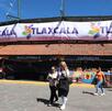 personas caminando por el recinto ferial de la feria de tlaxcala