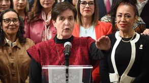 María Dolores González Saravia rinde protesta en Congreso CdMx como presidenta de la CDHCM