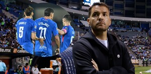 Nicolás Larcamón entrenador de Cruz Azul en el Apertura 2025.