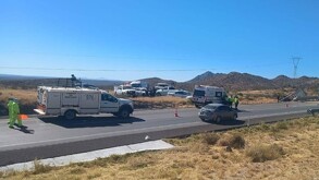 Accidente de trailer en el que murieron seis migrantes en carretera Gómez Palacio-Jiménez.