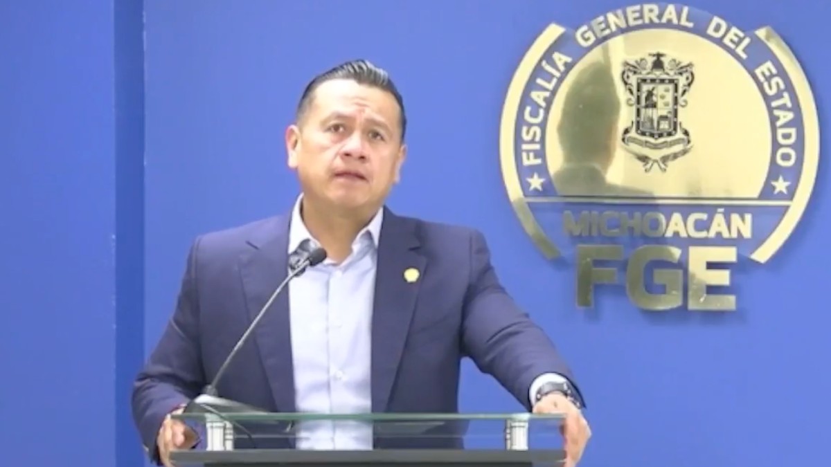 Carlos Torres Piña: Fiscal de Michoacán durante rueda de prensa de identificación del presunto homicida de Carlos Manzo