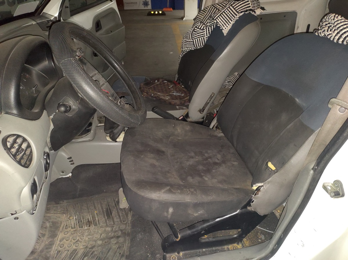 Luego de un reporte ciudadano tres sujetos fueron detenidos en posesión de cartuchos y objetos sospechosos.