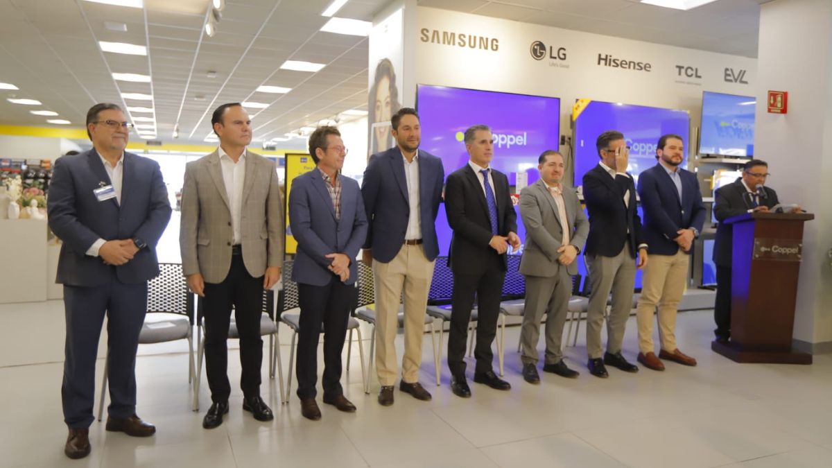 Fotos generales de la inauguración del nuevo Coppel en Durango.