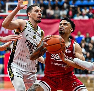 Fuerza Regia visitando a Diablos Rojos en el segundo juego de la Gran Final de la LNBP 2025.