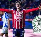 Armando González, delantero de Chivas durante el gol ante los Tuzos del Pachuca en la jornada 16 del Apertura 2025.