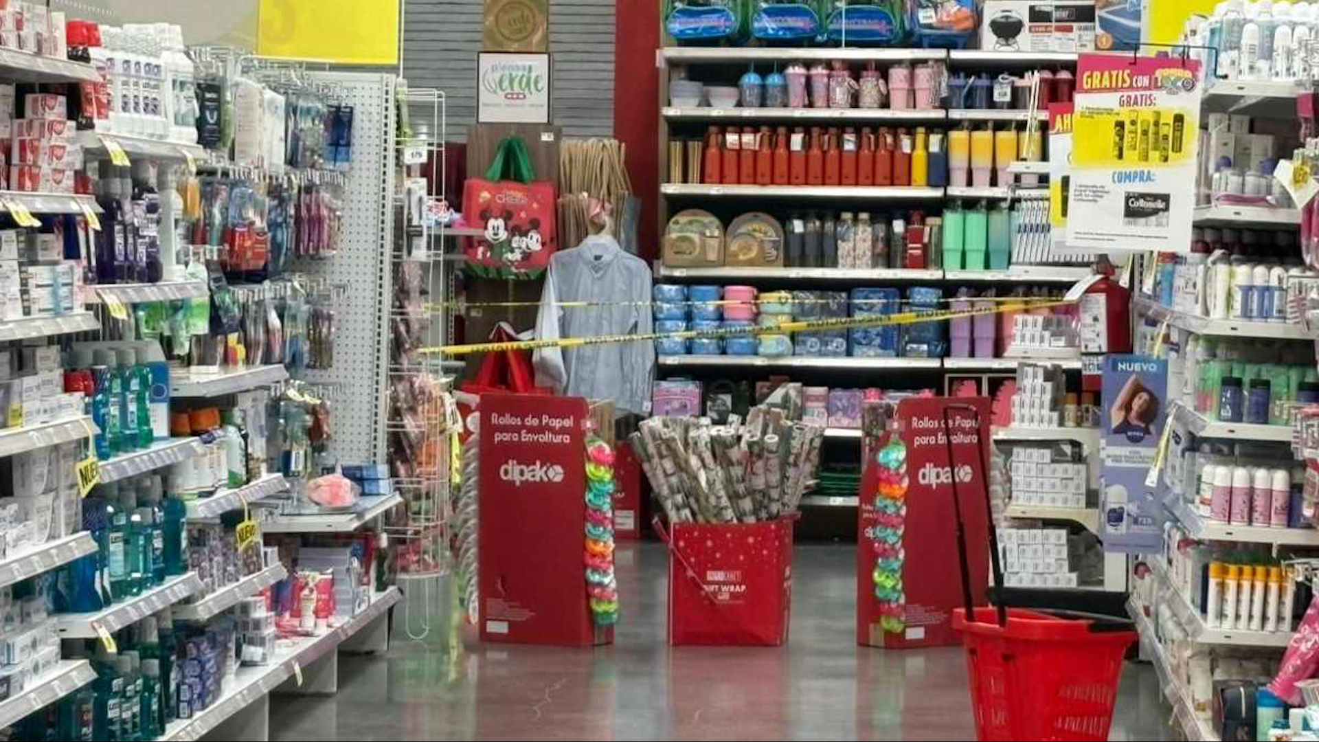 Los hechos fueron reportados poco antes de las dos de la tarde en un supermercado sobre la avenida Garza Sada.