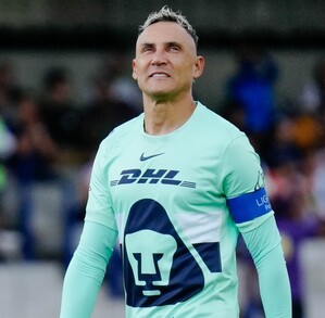Keylor Navas en un partido con Pumas