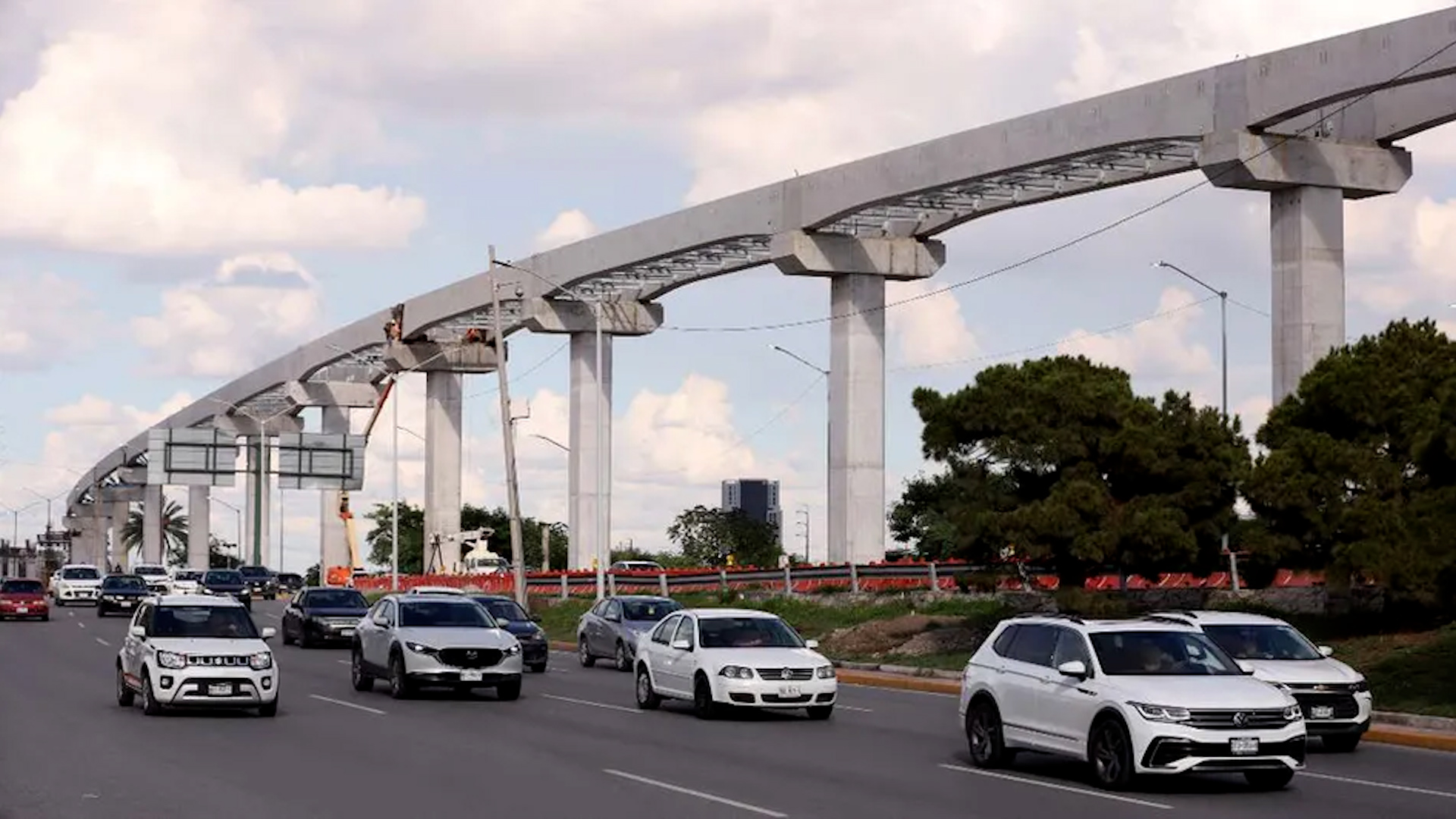 Se prevé que las líneas del metro estén listas para el mundial del próximo año.