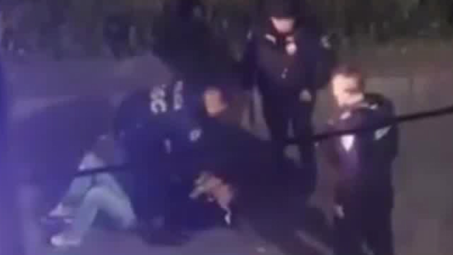 Un video difundido en redes sociales muestran a tres policías golpeando a Erick Omar Chávez Díaz. Su cuerpo apareció sin vida dos días después.