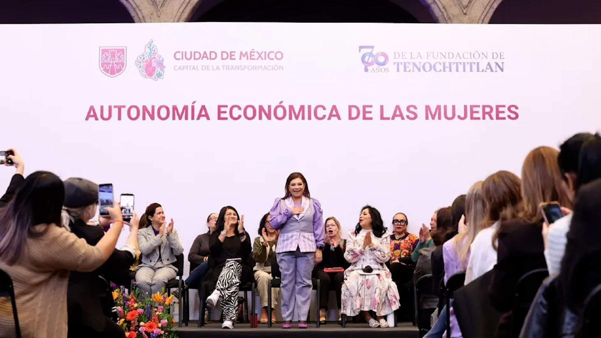 La estrategia busca impulsar la autonomía de las mujeres a través de apoyos directos, créditos y ofertas de empleo.