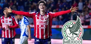 Armando González, delantero de Chivas durante el gol ante los Tuzos del Pachuca en la jornada 16 del Apertura 2025.