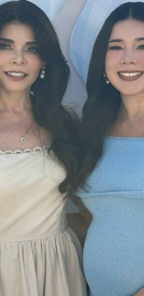 Ana Celia Zúñiga en el baby shower de su hija Mariana