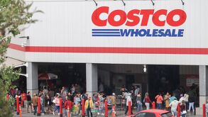 Fachada de tienda Costco.