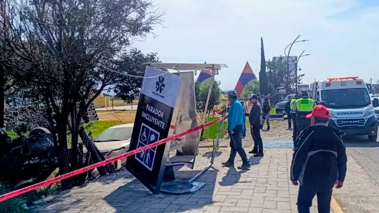 Un accidente entre dos autos particulares en la carretera México–Pachuca, a la altura de Zapotlán de Juárez, dejó dos personas lesionadas.