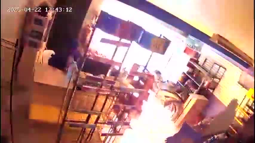 El 'cobro de piso' ha pasado de ser un asunto de seguridad a convertirse en una carga económica para los pequeños comercios en Nuevo León.