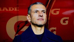 Jaime Lozano durante el partido ante Santos Laguna en la Jornada 17 del Apertura 2025.