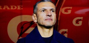 Jaime Lozano durante el partido ante Santos Laguna en la Jornada 17 del Apertura 2025.