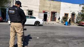 Movilización por cateo en colonia Nuevo Repueblo en Monterrey.