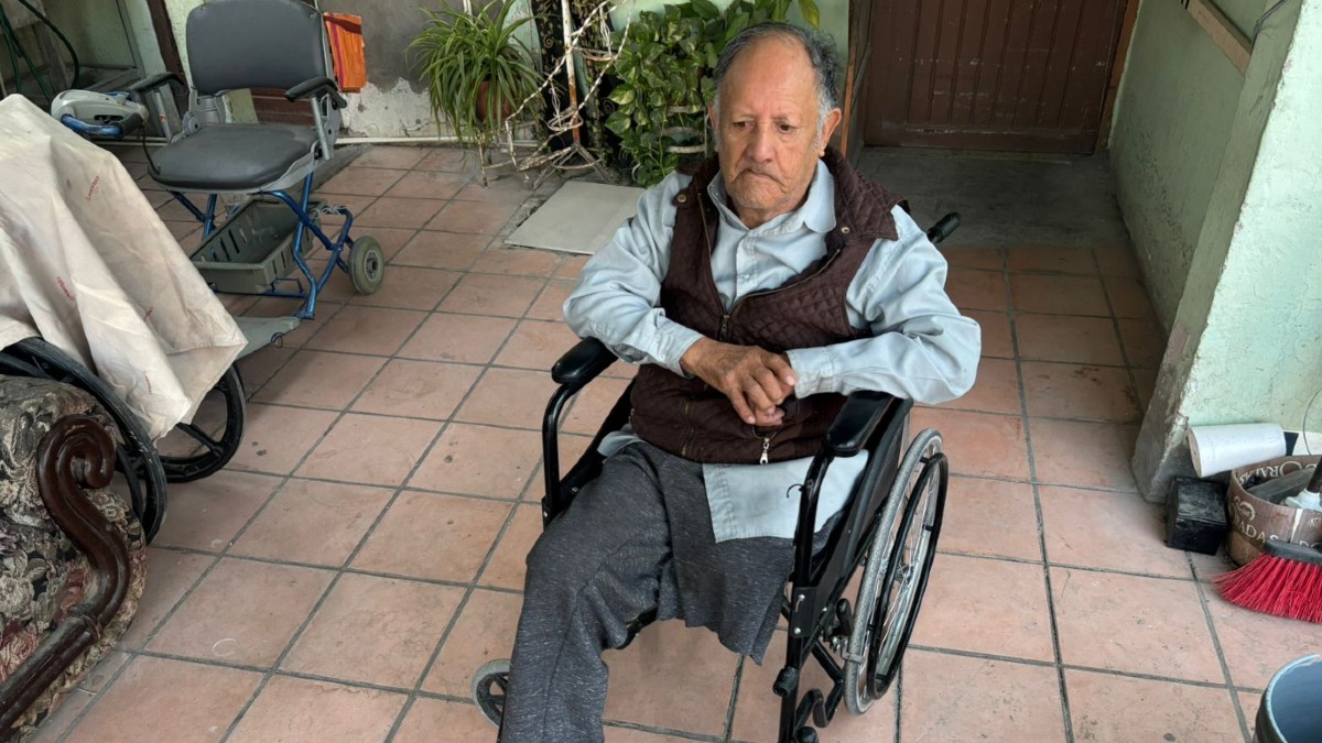 Don Jaime en silla de ruedas