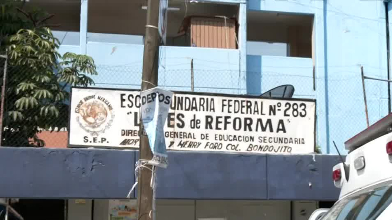 Dos padres de familia protagonizaron una pelea dentro de la secundaria No. 283 “Leyes de Reforma”, en la alcaldía Gustavo A. Madero.