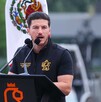 Samuel García hablando en evento en Nuevo León