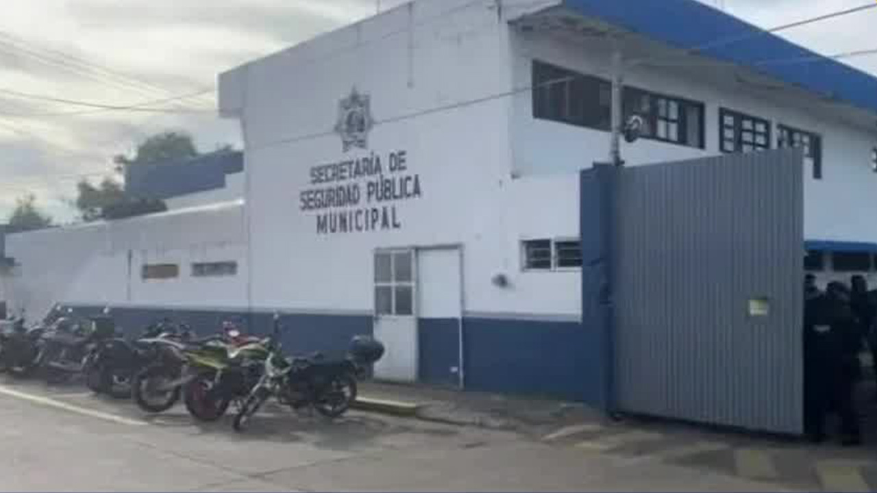 Un juez de control vinculó a proceso a tres policías municipales de Uruapan, Michoacán.