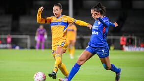 Barbara Olivieri y Valeria Miranda durante la semifinal de ida.