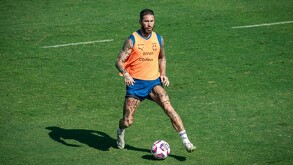 Sergio Ramos durante un entrenamiento con Rayados.