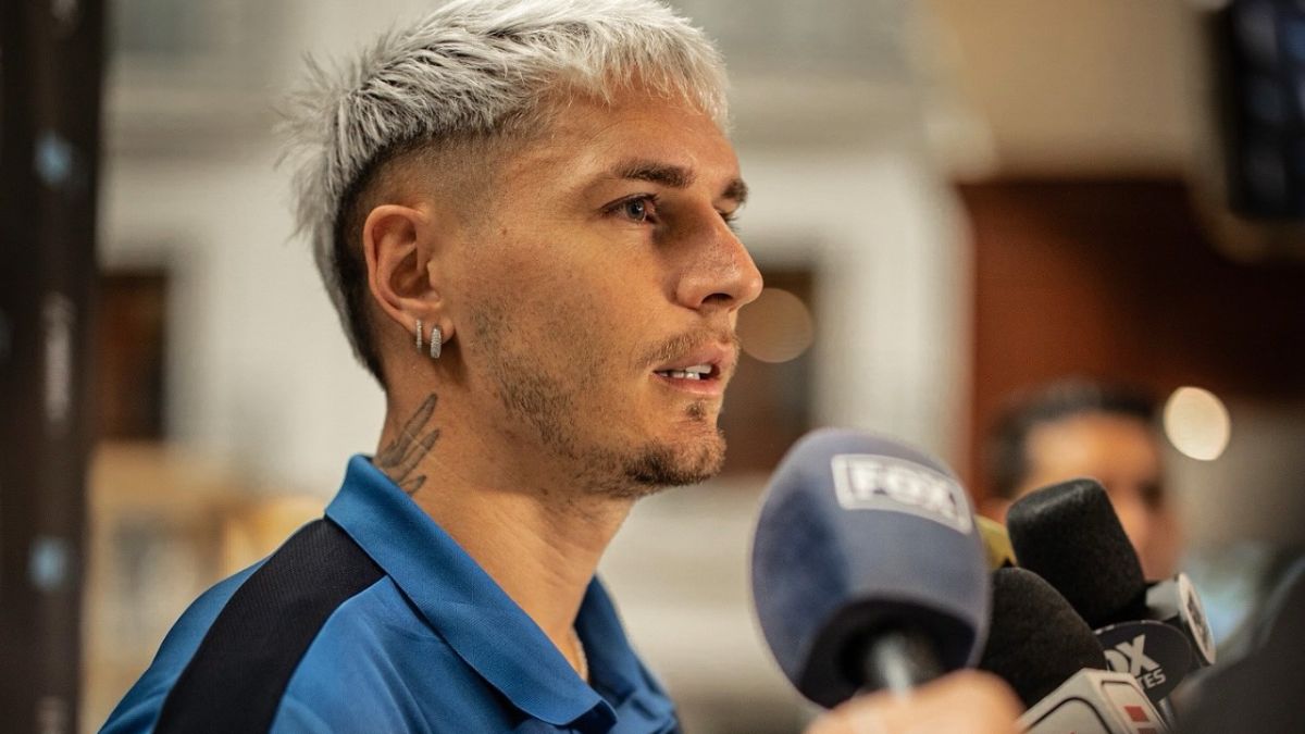 Guillermo Valera hablando para los medios laguneros