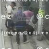 Víctor siendo agredido por sujetos armados presuntamente enviados por la encargada de la pizzería en que trabaja