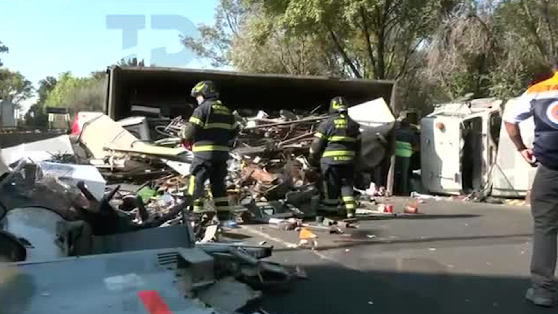 El conductor perdió el control del vehículo en una curva pronunciada afectando la circulación sobre Circuito Interior.