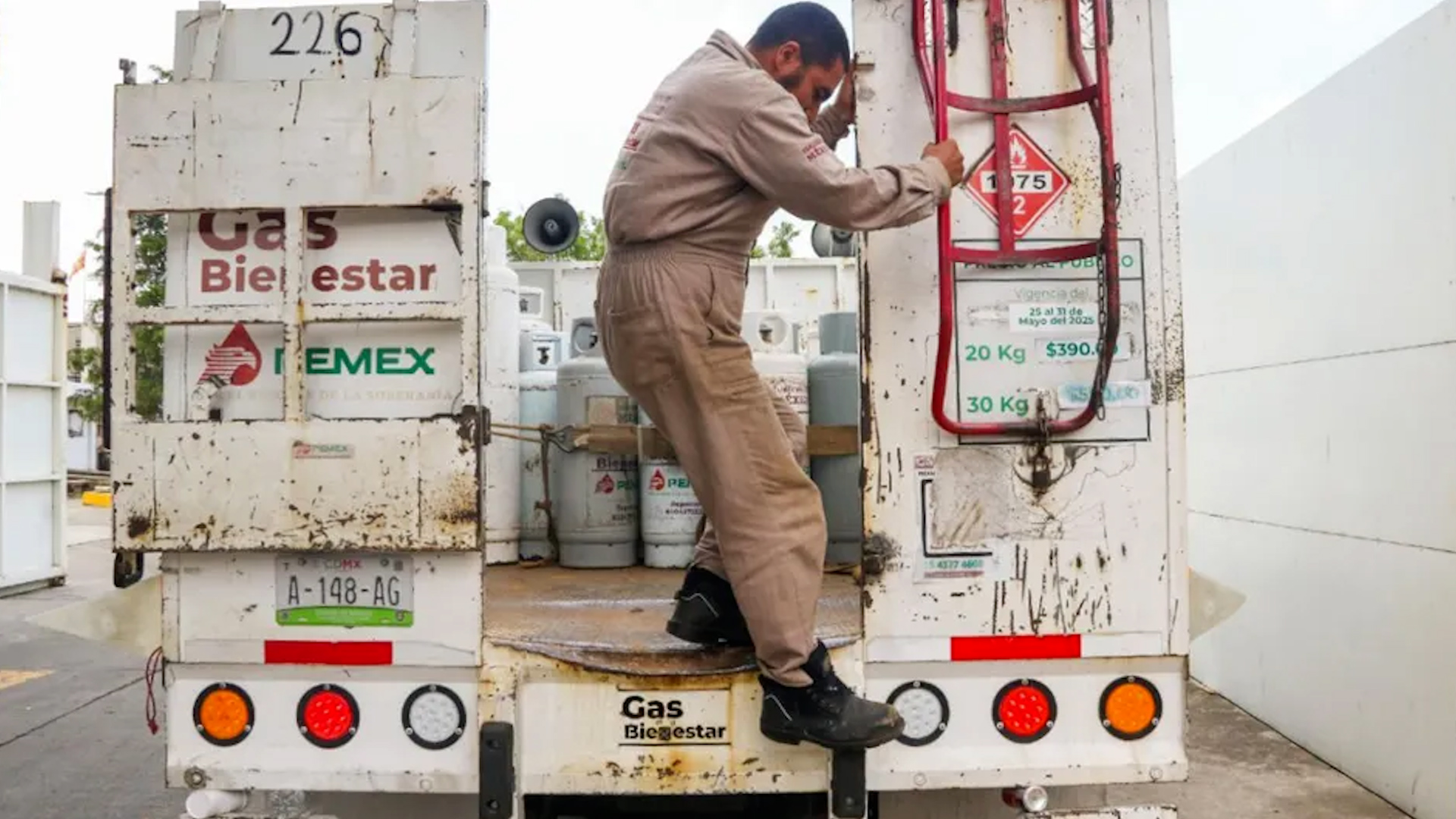 Familias han llegado a llenar sus tanques en gaseras donde solo les venden tanques a la mitad.
