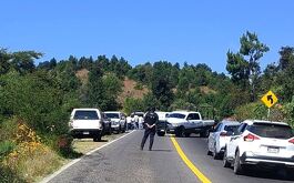 Zona acordonada en carretera Uruapan–Paracho de presuntos delincuentes relacionados con el asesinato de Carlos Manzo en Uruapan Michoacán