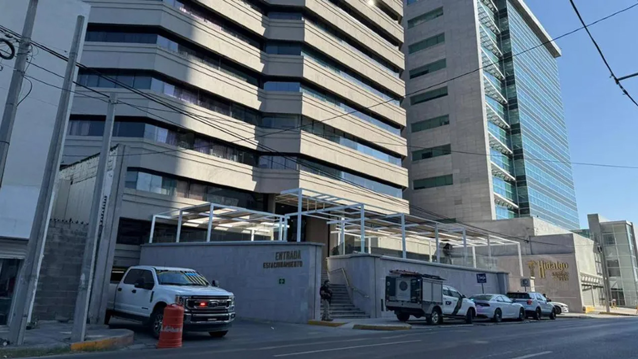 La Fiscalía Antisecuestros y la Agencia Estatal de Investigaciones catearon un consultorio en el Centro Médico Hidalgo, en Monterrey.