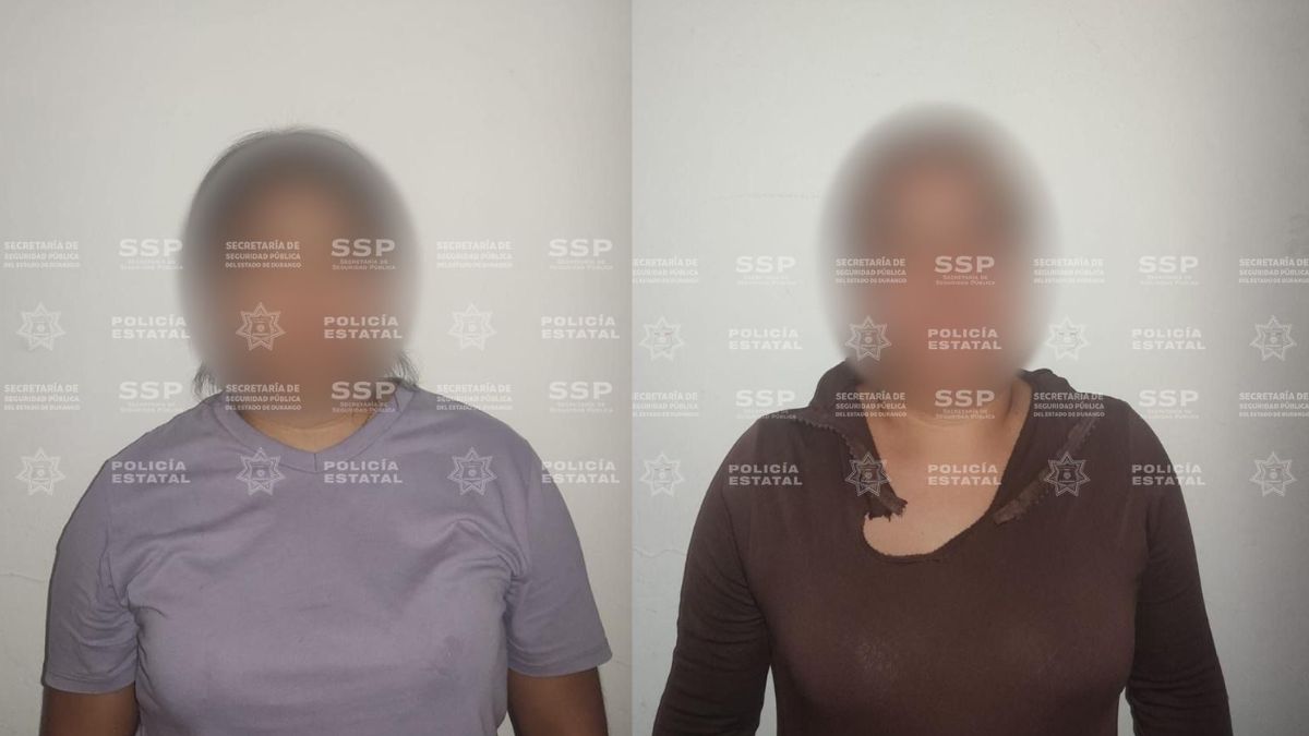 Mujeres detenidas con blur en el rostro tras riña en la calle.