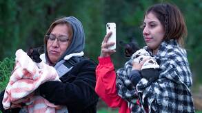 Personas cubiertas con ropa abrigadora por frío en CdMx