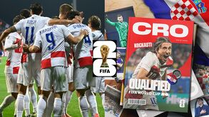 Jugadores de la Selección de Croacia celebrando un gol y el banner oficial de la clasificación croata al Mundial 2026.