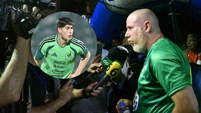 Bofo Bautista hablando para los medios de comunicación tras el partido de leyendas celebrado en Guadalajara.