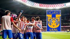 Jugadores del Atlético de Madrid festejando un gol en el estadio Riyadh Air Metropolitano en España.