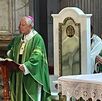 El Arzobispo de Puebla, Víctor Sánchez Espinosa, durante la misa en catedral, domingo 16 de noviembre de 2025.