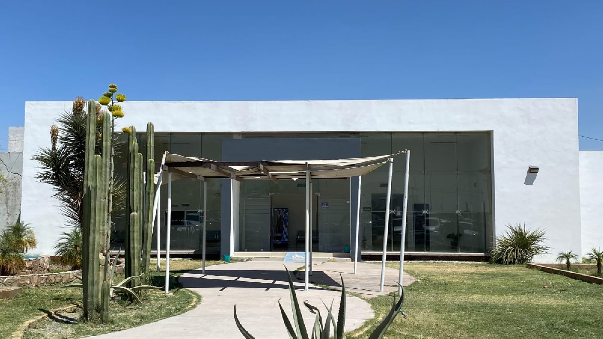 Fachada de la Semefo