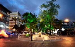 vialidad con camellón en medio